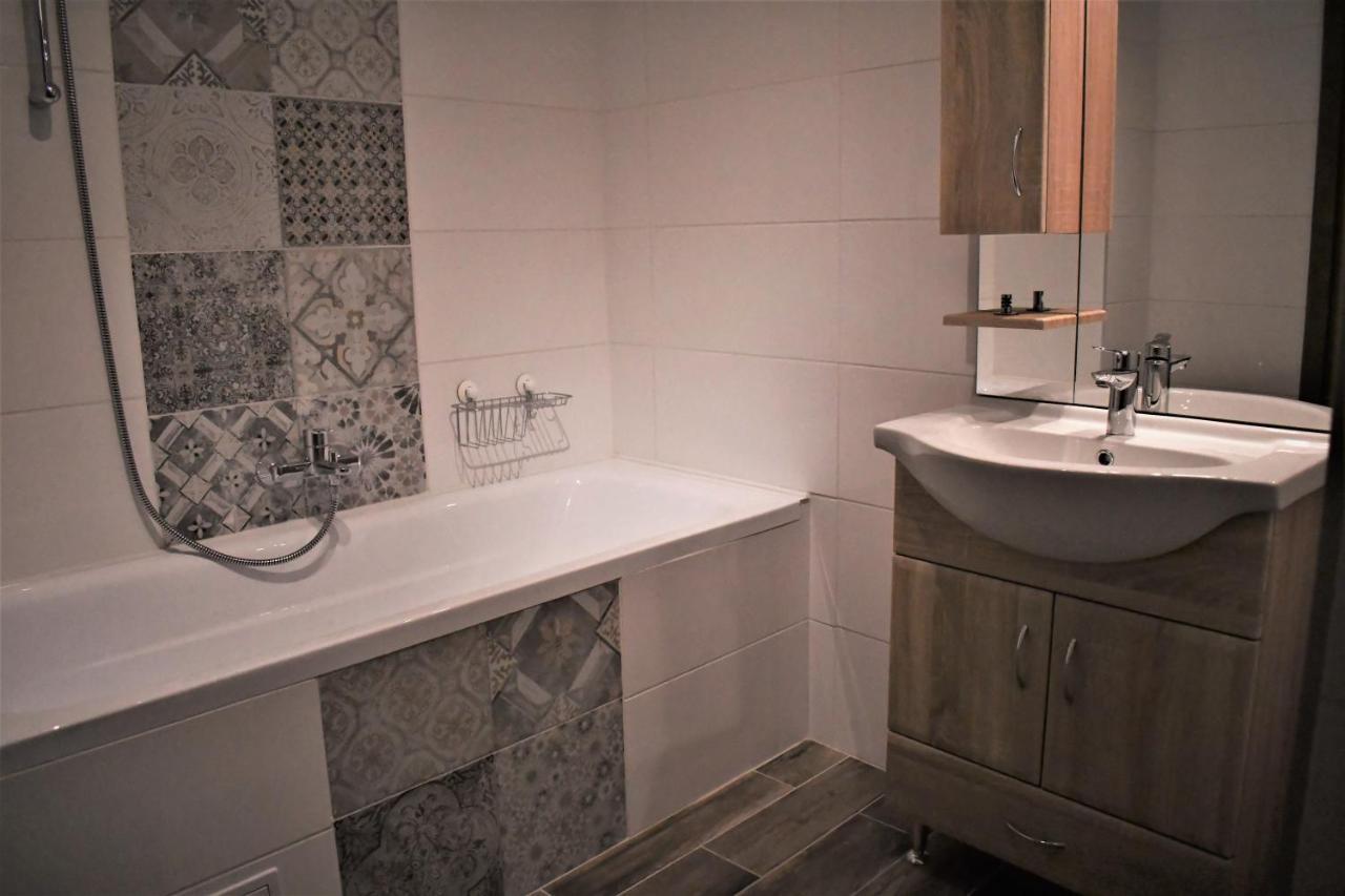 Vatus Apartmanhaz Vác Екстериор снимка