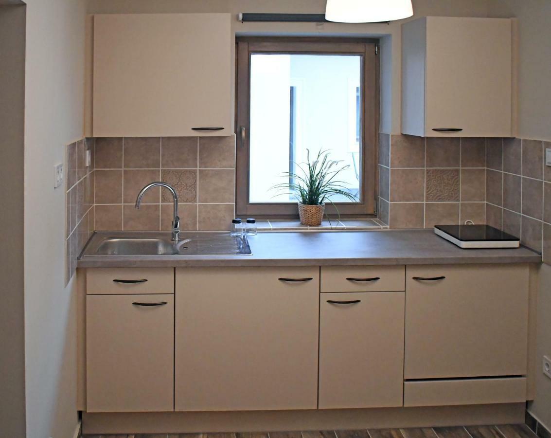 Vatus Apartmanhaz Vác Екстериор снимка