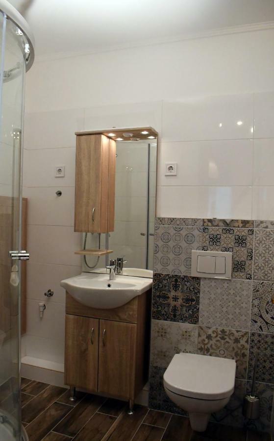 Vatus Apartmanhaz Vác Екстериор снимка