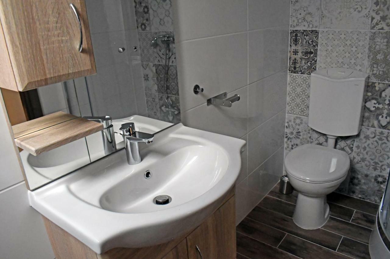 Vatus Apartmanhaz Vác Екстериор снимка